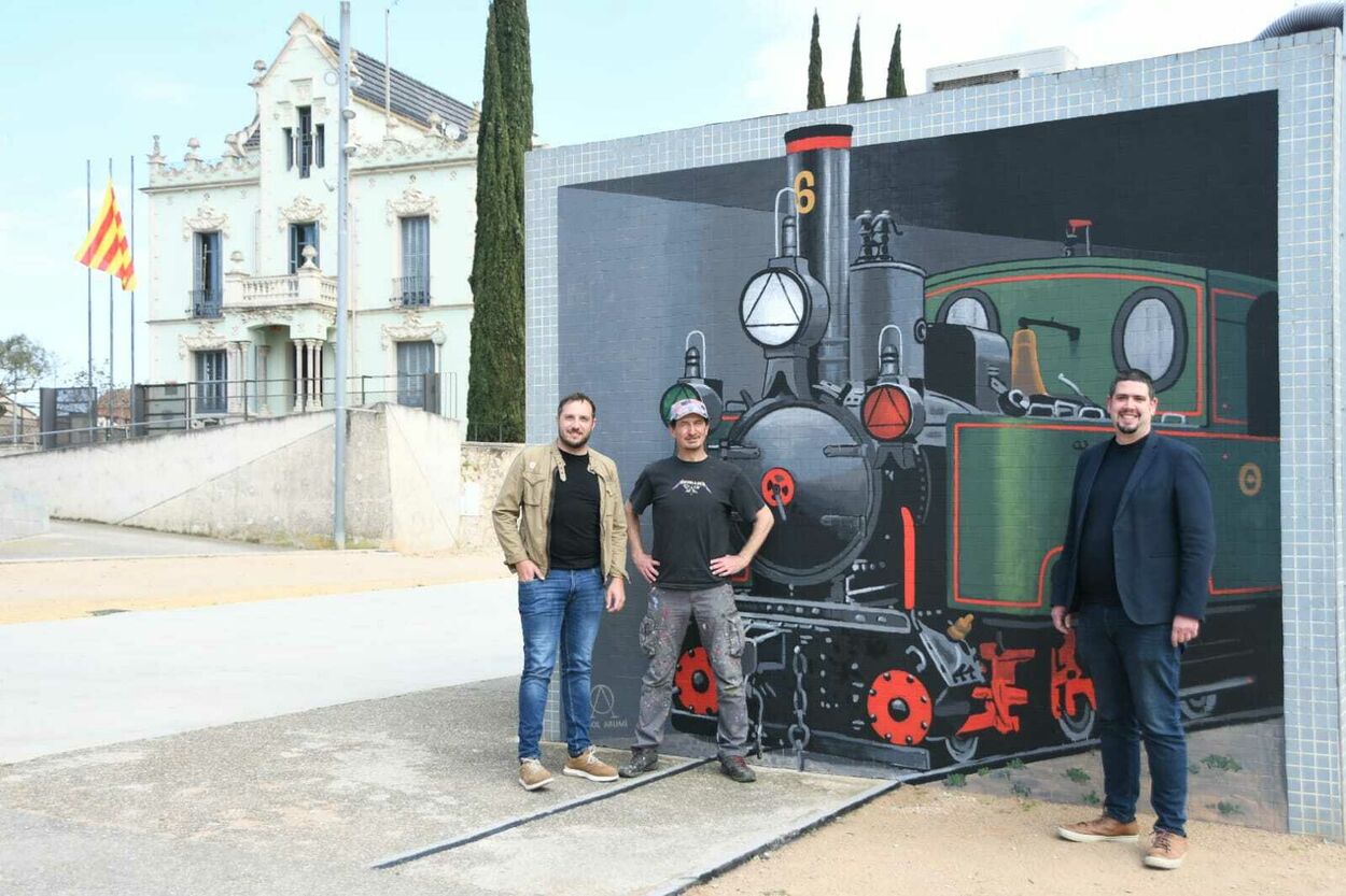 2025 04 El tren petit torna a lEstació de Cassà en forma de mural 1