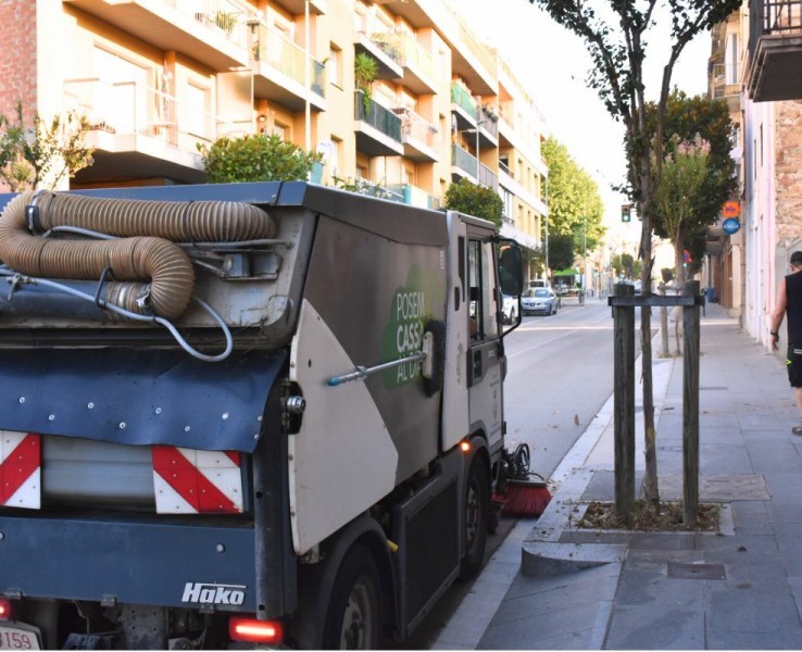 Cassà obre 47 expedients sancionadors d’entre 300 i 3000 euros per abocaments il·legals a la via pública 