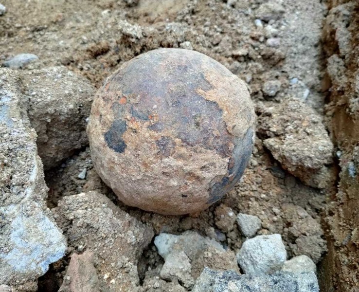 Troben una bala de canó napoleònica a les obres del carrer Indústria