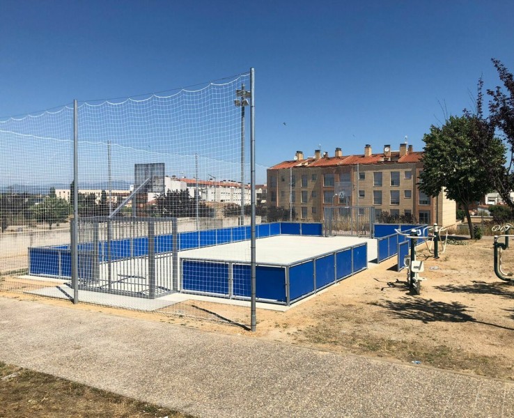 Inaugurem nova pista esportiva al parc del carrer Joaquim Ruyra