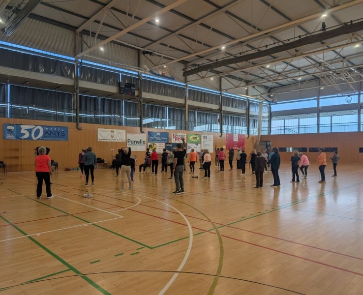 Noves activitats per a la gent gran a la zona esportiva: gimnàstica suau i Newcom